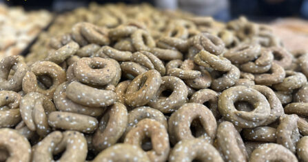 ثياب العيد بين المحلي والمستورد: تكاليف مضاعفة ترهق العائلات في الريف الحلبي