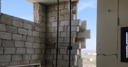 نصف ثمن الحديد المستخرج مقابل إزالة الأنقاض في جنديرس