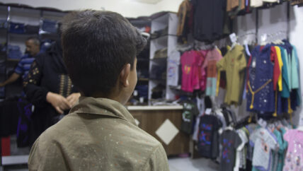 ثياب العيد بين المحلي والمستورد: تكاليف مضاعفة ترهق العائلات في الريف الحلبي