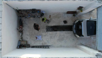 كهربائي سيارات في إدلب: البحث عن قطع تبديل لحياة كاملة