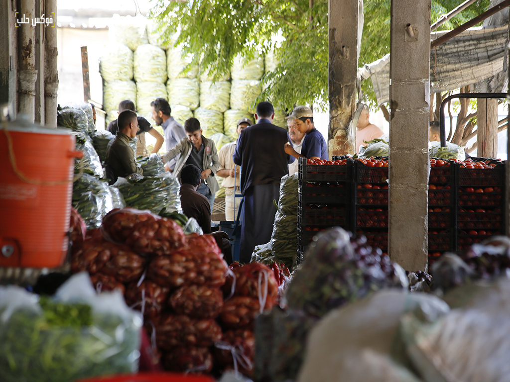 الصورة من سوق الهال في مدينة إدلب- تصوير: مصطفى الساروت