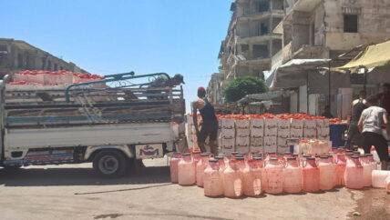 رخص ثمن البندورة ينشط عمل صانعات “مية الإفرنجي” في مدينة حلب