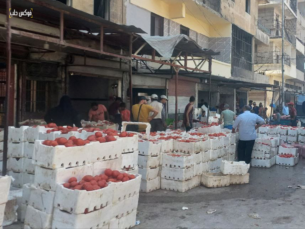 من أحد  أسواق الخضار في مدينة حلب
