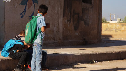 اللوازم المدرسية حمل ثقيل على الأهالي في الشمال السوري