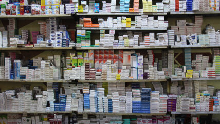 تفاوت أسعار منتجات دوائية في صيدليات ريف حلب يثير غضب الأهالي