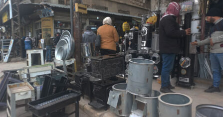 ترقيع تدوير مبادلة.. حلول لمواجهة أسعار الألبسة الشتوية