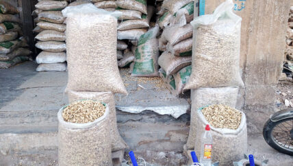  مواد التدفئة في الشمال السوري اختلاف في التسعير وحيرة بالتوفير