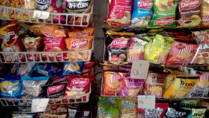 “الأكلات الطيبة” حلم للطفل يلتهمه الغلاء 