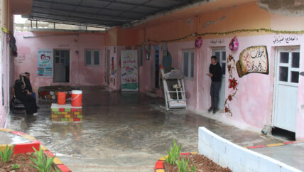 فريق “فينا الخير التطوعي” بمارع.. خدمات طبية ونشاطات تعليمية مجانية