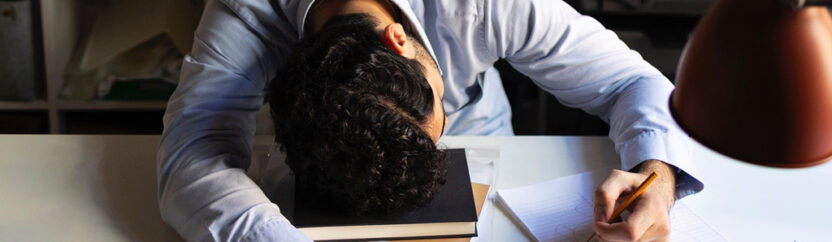 العاملون في الدعم النفسي.. هل أنتم بخير؟