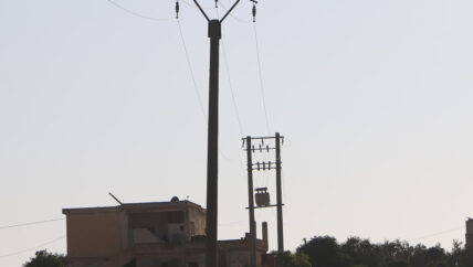 كهرباء في المخيمات.. ولكن!