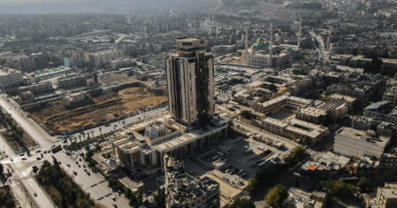 في حلب.. البيضة بألف والمزادات تتحكم بأسواقها 