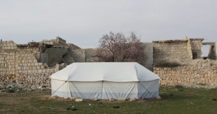 سرقات في ريف إدلب تضاعف أعباء العائدين