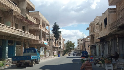 عودة أهالٍ إلى كفرنبل.. إعمار ذاتي وغياب شبه تام للخدمات