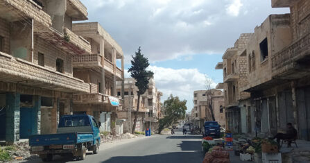 بلاغات إخلاء تُربك سكان مخيمات على أطراف إدلب