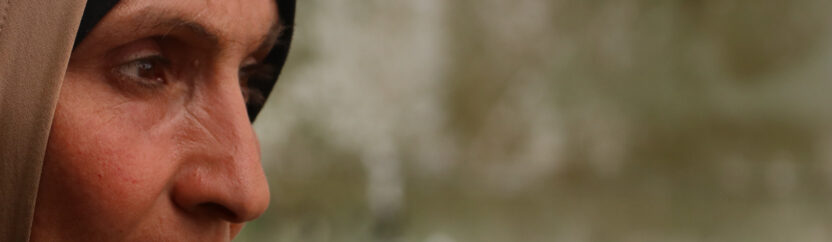 من المشتل إلى المعمل.. رحلة أم تواجه الفقر والإدمان