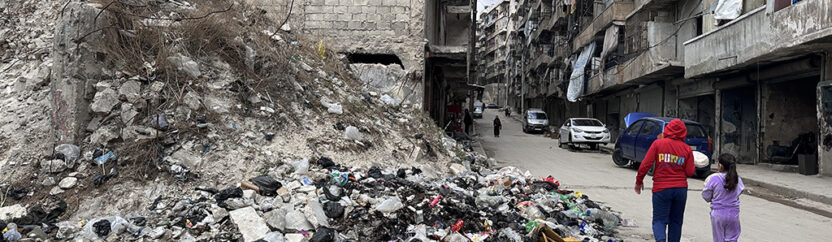 عائدون إلى حلب الشرقية.. والنفايات في استقبالهم