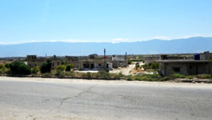 الحنين للمنازل مقابل الدمار وغياب الخدمات.. العودة مؤجّلة إلى قلعة المضيق