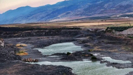 العاصي ينحسر.. حياة الصيادين تتغير