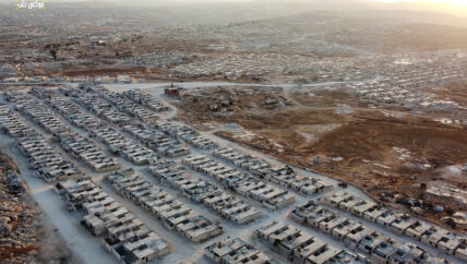 أكثر من عام على سقوط نظام الأسد.. معظم سكان الخيام لم يعودوا