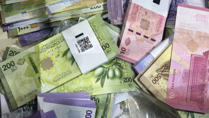 إقبال على مراكز تبديل العملة في حلب وإدلب.. والمبالغ لا تغطي الطلب