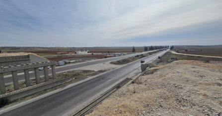 الحلويات المحلية تنافس التركية في أسواق إدلب قبيل العيد