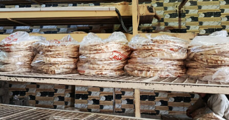 الحلويات المحلية تنافس التركية في أسواق إدلب قبيل العيد