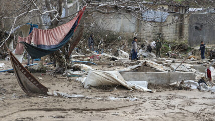 السيول تغرق 14 مخيماً في خربة الجوز غربي إدلب.. 300 عائلة طالها الضرر