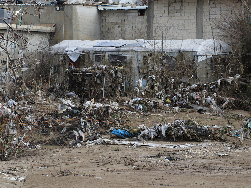تضرر مخيمات في خربة الجوز بسبب السيول المائية.