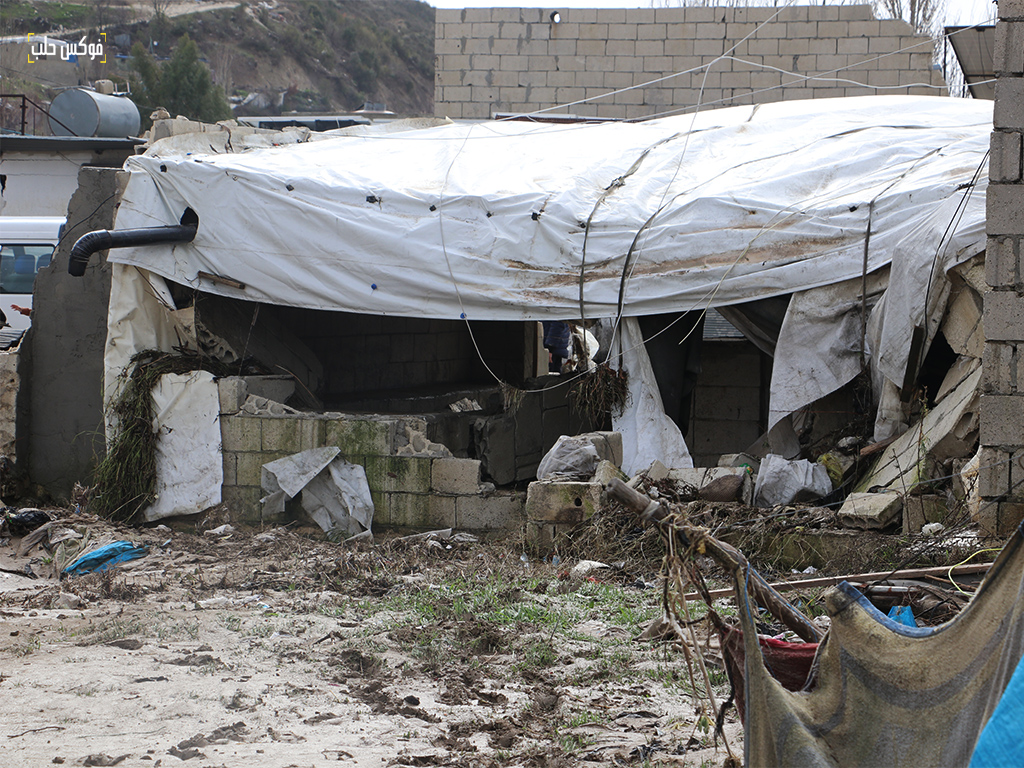 تضرر مخيمات في خربة الجوز بسبب السيول المائية.
