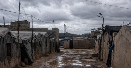 خسائر كبيرة للمزارعين نتيجة موجة البَرَد والسيول في ريفي حلب وإدلب