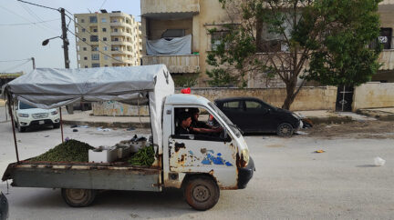 قرار جديد يضبط ضجيج مكبرات الصوت للباعة في إدلب