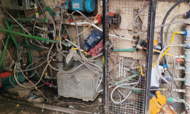 رسوم المياه شرط لشحن الكهرباء في إدلب.. سكان يدفعون ثمن خدمة لا تصلهم