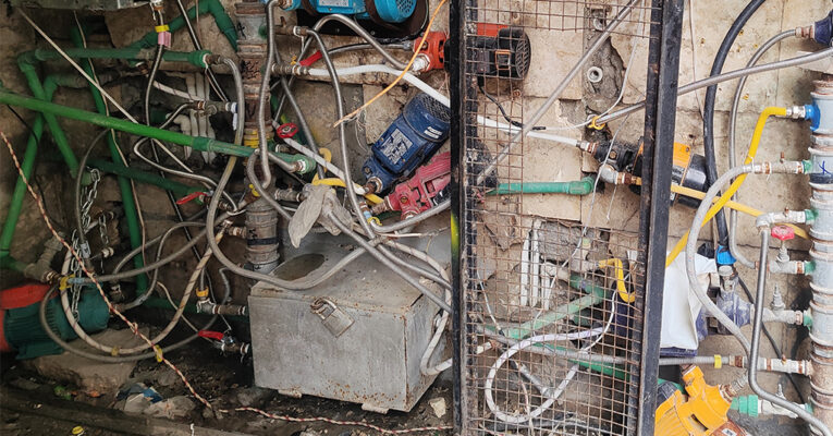 رسوم المياه شرط لشحن الكهرباء في إدلب.. سكان يدفعون ثمن خدمة لا تصلهم