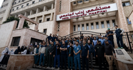 ممرضو مستشفى إدلب الجامعي يعلّقون إضرابهم بانتظار تنفيذ الوعود