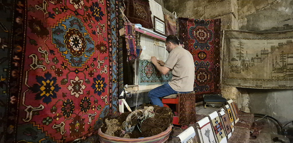 النول الحلبي وحرّاسه.. البحث عن وريث