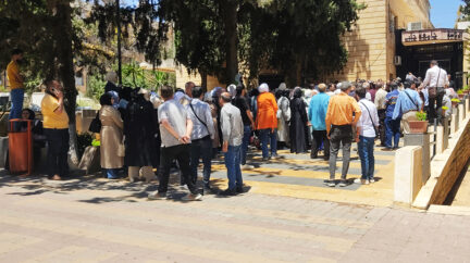 الاحتجاجات تتجدد في جامعة حلب للمطالبة بشمول جميع العاملين بالزيادة النوعية