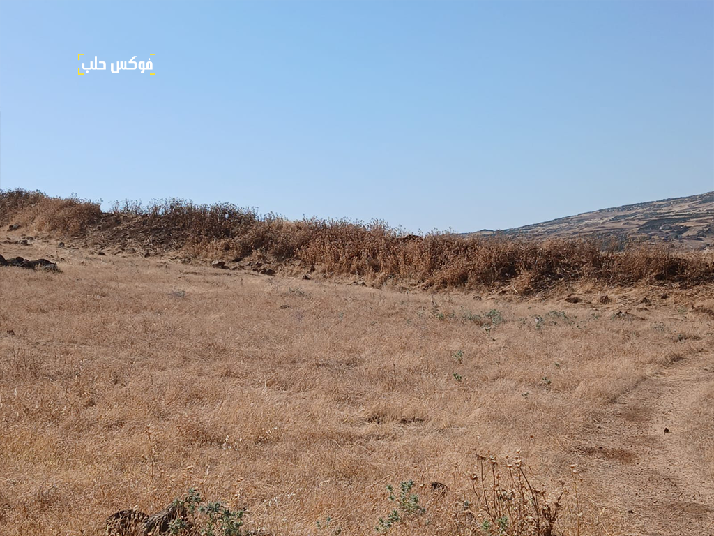 سواتر ترابية في قرية سفوهن بريف إدلب-فوكس حلب