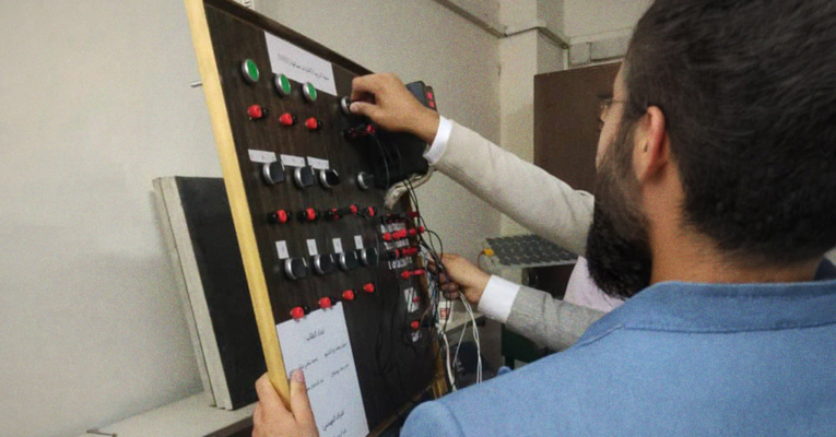 مشاريع تخرج كليات الهندسة في جامعة حلب.. التكلفة ترسم حدود الفكرة