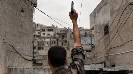 السلاح في حلب.. استخدام عشوائي وقوانين غير نافذة