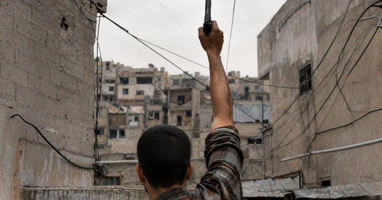 السلاح في حلب.. استخدام عشوائي وقوانين غير نافذة