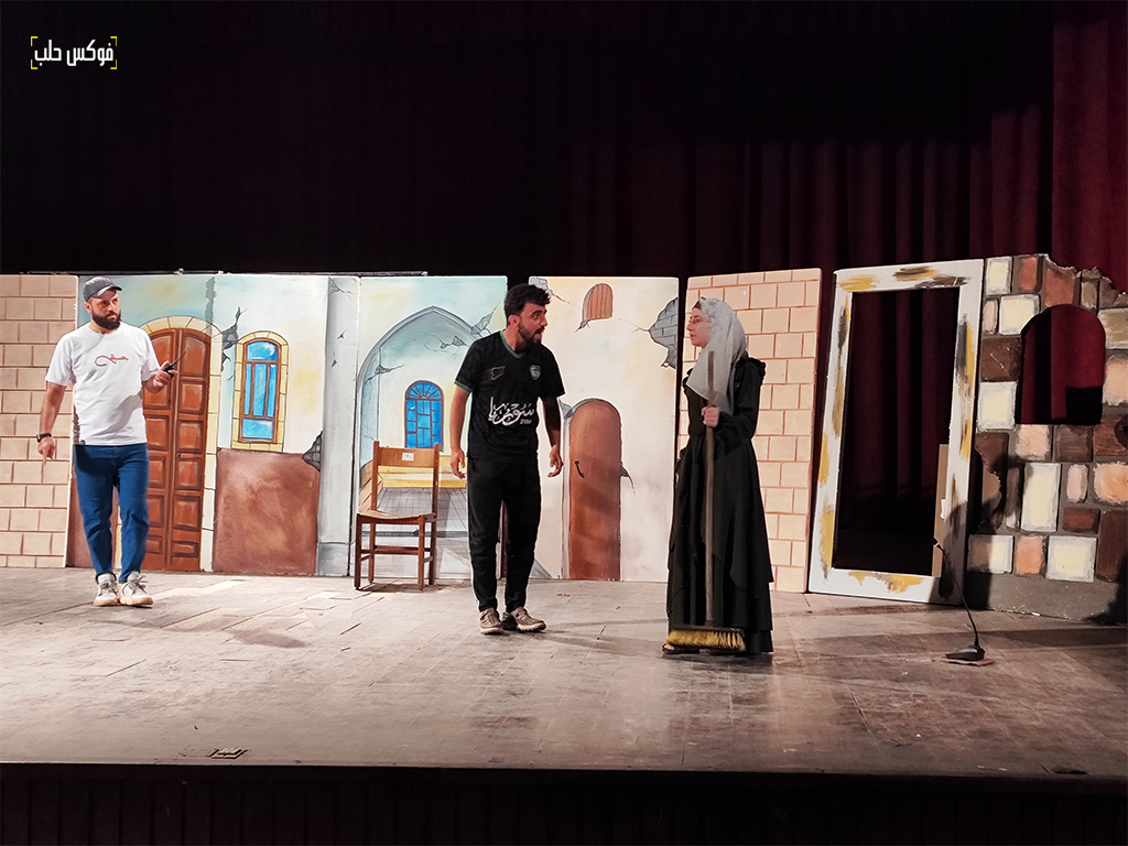 عرض مسرحي في مسرح المركز الثقافي بمدينة إدلب