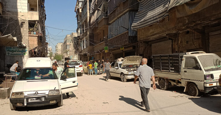 حيّ المشهد في حلب.. حين أصبح عبور الشارع مغامرة يومية