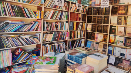 معرض إدلب للكتاب.. إقبال على الزيارة وضعف في حركة المبيعات
