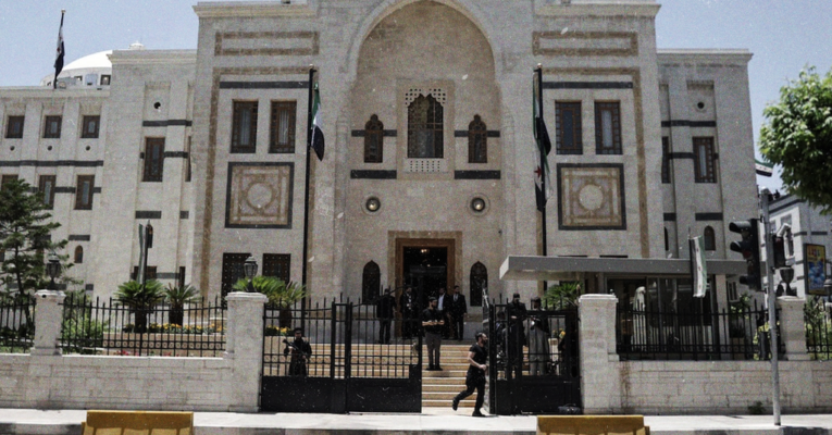 إرث قوانين نظام الأسد تحت قبة البرلمان الجديد.. أولويات الإلغاء والتعديل